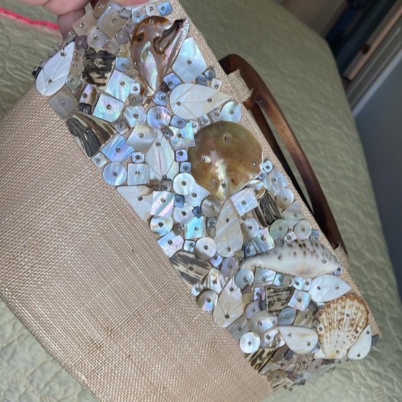 Beach Seashell Sachet Handbag Wooden Handles - Picture 13 of 14